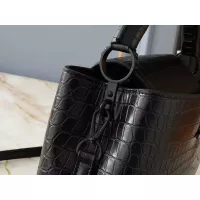 $88.00 USD Louis Vuitton AAA Quality Messenger Bags For Women #1271119