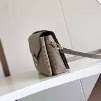 $190.00 USD Louis Vuitton AAA Quality Messenger Bags For Women #1271148