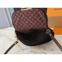 $64.00 USD Louis Vuitton AAA Quality Messenger Bags For Women #1272866
