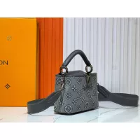 $82.00 USD Louis Vuitton AAA Quality Messenger Bags For Women #1289397