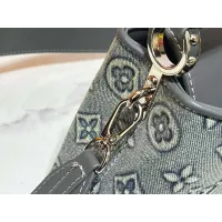 $82.00 USD Louis Vuitton AAA Quality Messenger Bags For Women #1289397