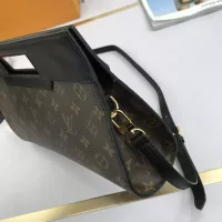 $88.00 USD Louis Vuitton AAA Quality Messenger Bags For Women #1289977