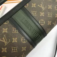 $88.00 USD Louis Vuitton AAA Quality Messenger Bags For Women #1289977