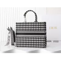 $135.00 USD Christian Dior AAA Quality Tote-Handbags For Women #1297405