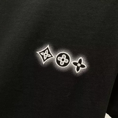 Replica Louis Vuitton LV T-Shirts Short Sleeved For Unisex #1303534 $45.00 USD for Wholesale