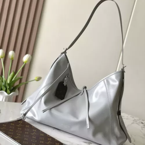 Louis Vuitton AAA Quality Shoulder Bags For Women #1306760