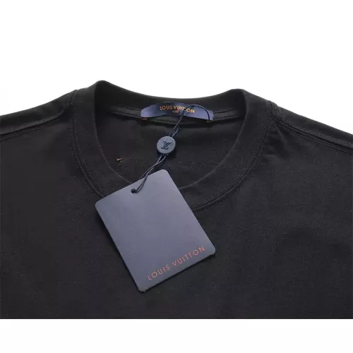Replica Louis Vuitton LV T-Shirts Short Sleeved For Unisex #1308022 $42.00 USD for Wholesale