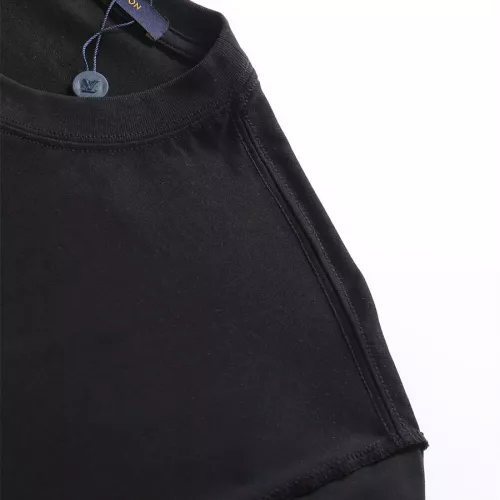 Replica Louis Vuitton LV T-Shirts Short Sleeved For Unisex #1308022 $42.00 USD for Wholesale