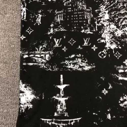 Replica Louis Vuitton LV T-Shirts Short Sleeved For Unisex #1309127 $45.00 USD for Wholesale