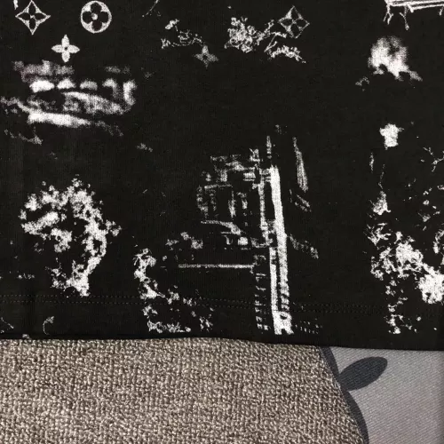 Replica Louis Vuitton LV T-Shirts Short Sleeved For Unisex #1309127 $45.00 USD for Wholesale