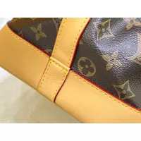 $72.00 USD Louis Vuitton AAA Quality Messenger Bags For Women #1298557