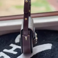$76.00 USD Gucci AAA Quality Messenger Bags For Women #1301385