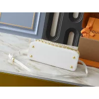 $92.00 USD Louis Vuitton AAA Quality Messenger Bags For Women #1305531