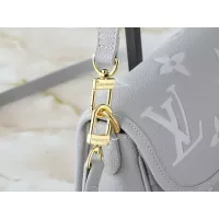 $56.00 USD Louis Vuitton Messenger Bags For Women #1305575