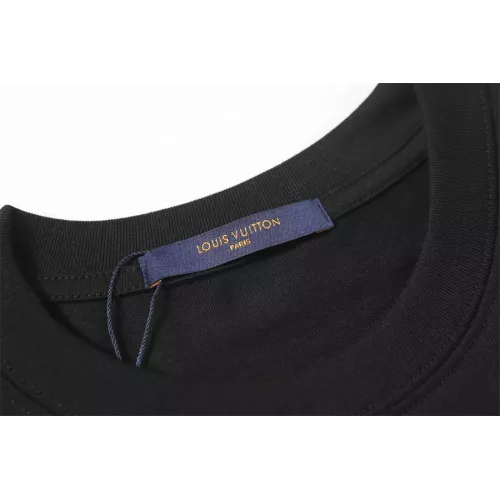 Replica Louis Vuitton LV T-Shirts Short Sleeved For Unisex #1315736 $36.00 USD for Wholesale