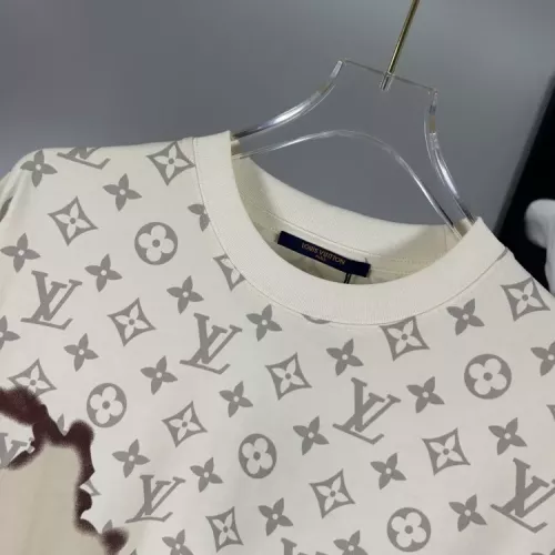Replica Louis Vuitton LV T-Shirts Short Sleeved For Unisex #1317688 $45.00 USD for Wholesale