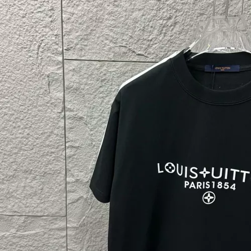 Replica Louis Vuitton LV T-Shirts Short Sleeved For Unisex #1319550 $41.00 USD for Wholesale