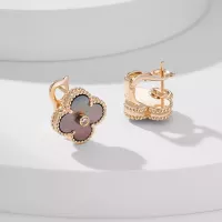 $60.00 USD Van Cleef & Arpels Earrings For Women #1313119