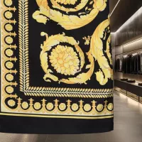 $60.00 USD Versace Shirts Short Sleeved For Unisex #1319582