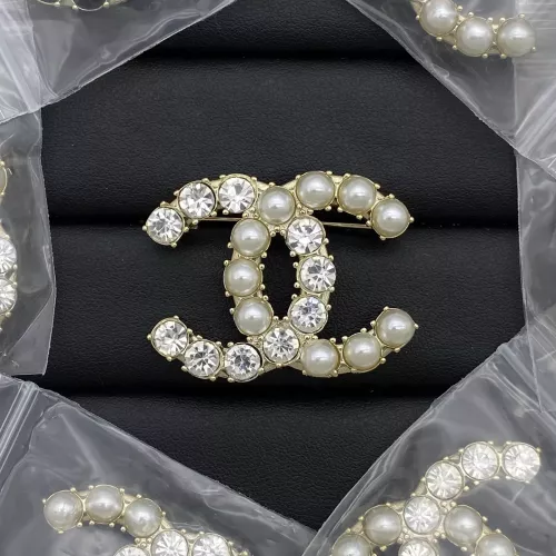 Chanel Brooches For Women #1325960
