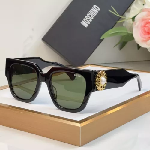 Moschino AAA Quality Sunglasses #1333956