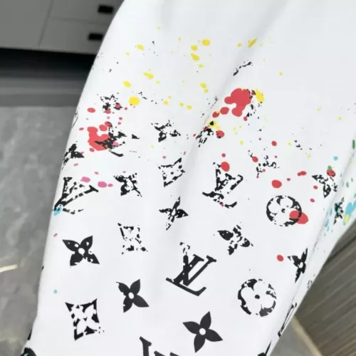 Replica Louis Vuitton LV T-Shirts Short Sleeved For Unisex #1340869 $39.00 USD for Wholesale