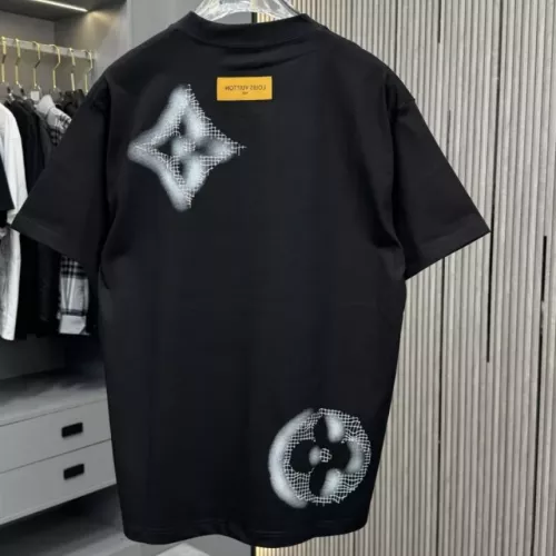 Replica Louis Vuitton LV T-Shirts Short Sleeved For Unisex #1340871 $39.00 USD for Wholesale