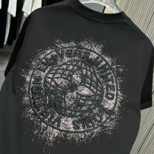 Replica Louis Vuitton LV T-Shirts Short Sleeved For Unisex #1340876 $40.00 USD for Wholesale