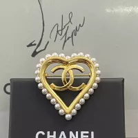 $32.00 USD Chanel Brooches For Women #1337544