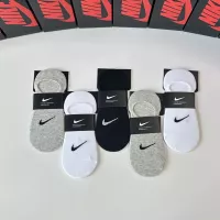 $27.00 USD Nike Socks #1338615