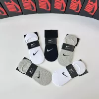 $27.00 USD Nike Socks #1338615