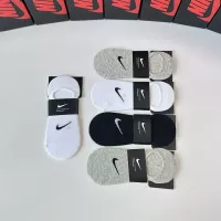 $27.00 USD Nike Socks #1338615