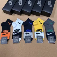 $25.00 USD Nike Socks #1338641
