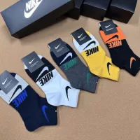 $25.00 USD Nike Socks #1338641