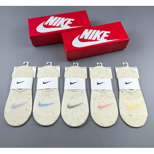 Nike Socks For Women #1341806