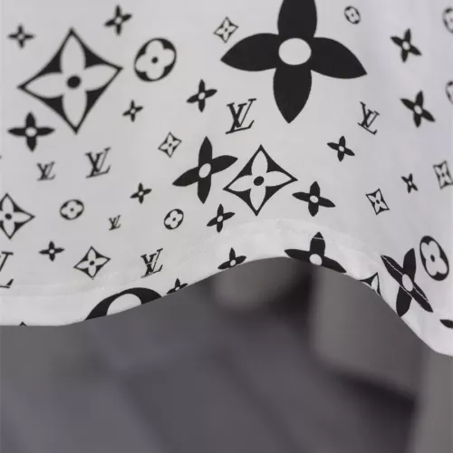 Replica Louis Vuitton LV T-Shirts Short Sleeved For Men #1343221 $36.00 USD for Wholesale