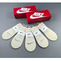 $25.00 USD Nike Socks For Women #1341806