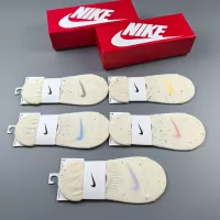 $25.00 USD Nike Socks For Women #1341806