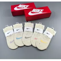 $25.00 USD Nike Socks For Women #1341806