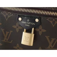 $60.00 USD Louis Vuitton Messenger Bags For Women #1343477