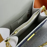 $92.00 USD Louis Vuitton AAA Quality Messenger Bags For Women #1343807