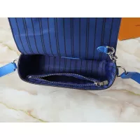 $56.00 USD Louis Vuitton Messenger Bags For Women #1356293