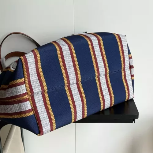 Replica Gucci AAA Quality Shoulder Bags For Women #1368830 $82.00 USD for Wholesale