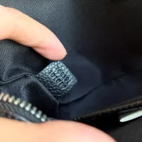 $76.00 USD Gucci AAA Quality Messenger Bags For Unisex #1368811