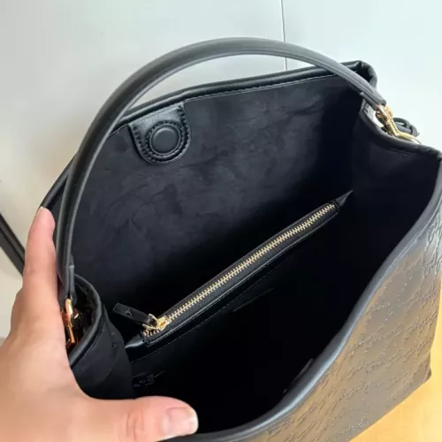 Replica Gucci AAA Quality Messenger Bags For Women #1384155 $98.00 USD for Wholesale