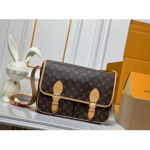 Louis Vuitton AAA Quality Messenger Bags For Unisex #1384307