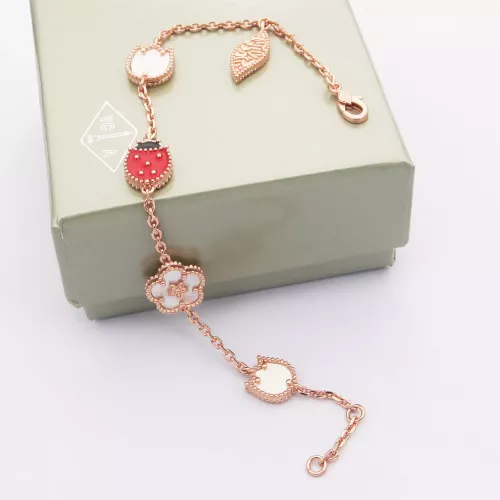 Van Cleef &amp; Arpels Bracelets For Women #1389908 $29.00 USD, Wholesale Replica Van Cleef &amp; Arpels Bracelets