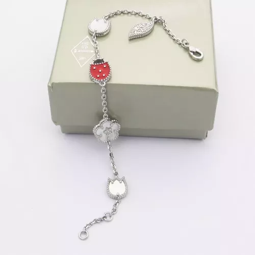 Van Cleef &amp; Arpels Bracelets For Women #1389909 $29.00 USD, Wholesale Replica Van Cleef &amp; Arpels Bracelets