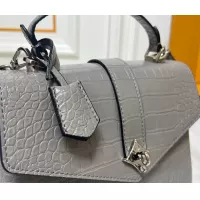$72.00 USD Louis Vuitton AAA Quality Messenger Bags For Women #1384511