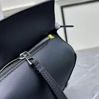 $122.00 USD LOEWE AAA Quality Messenger Bags For Women #1385648